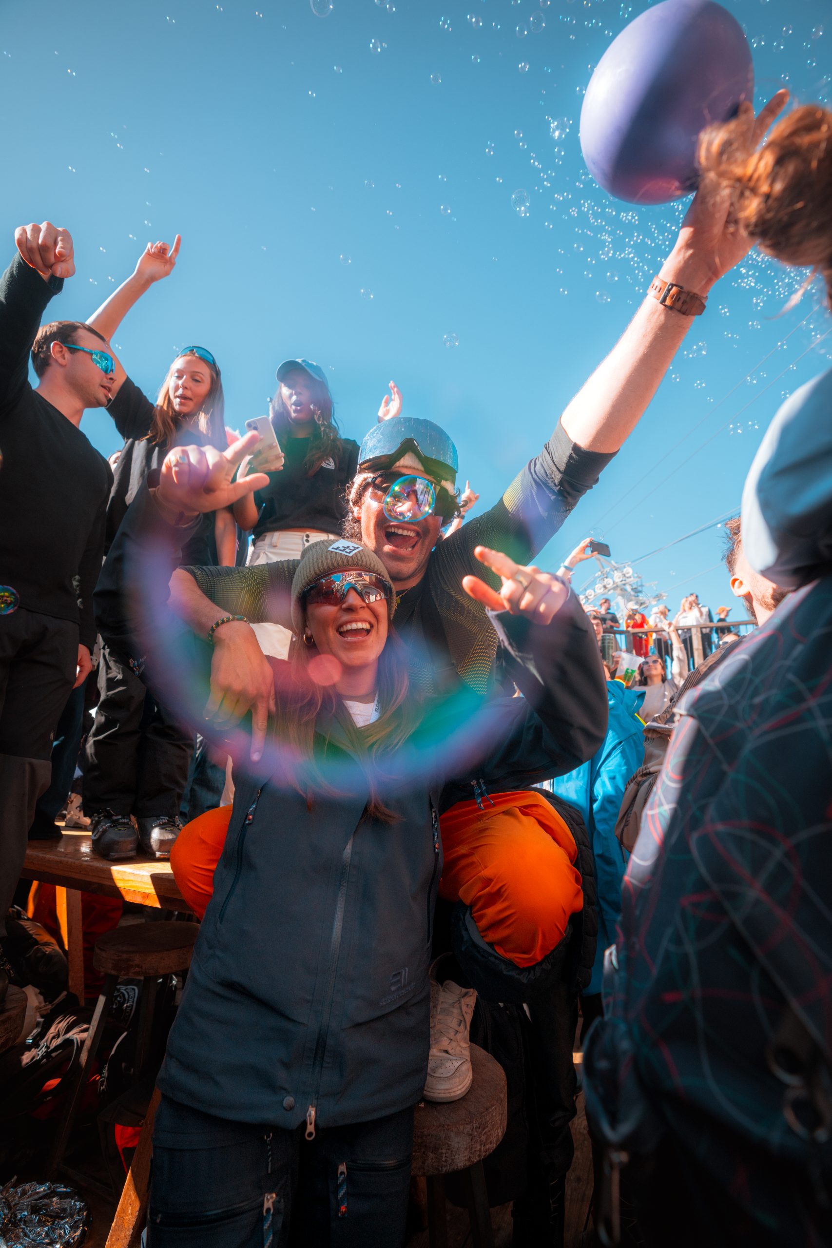 Performance et foule à La Folie Douce Courchevel