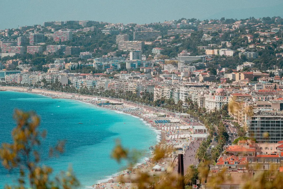 Vidéaste à Nice, la Baie des Anges et la Promenade des Anglais