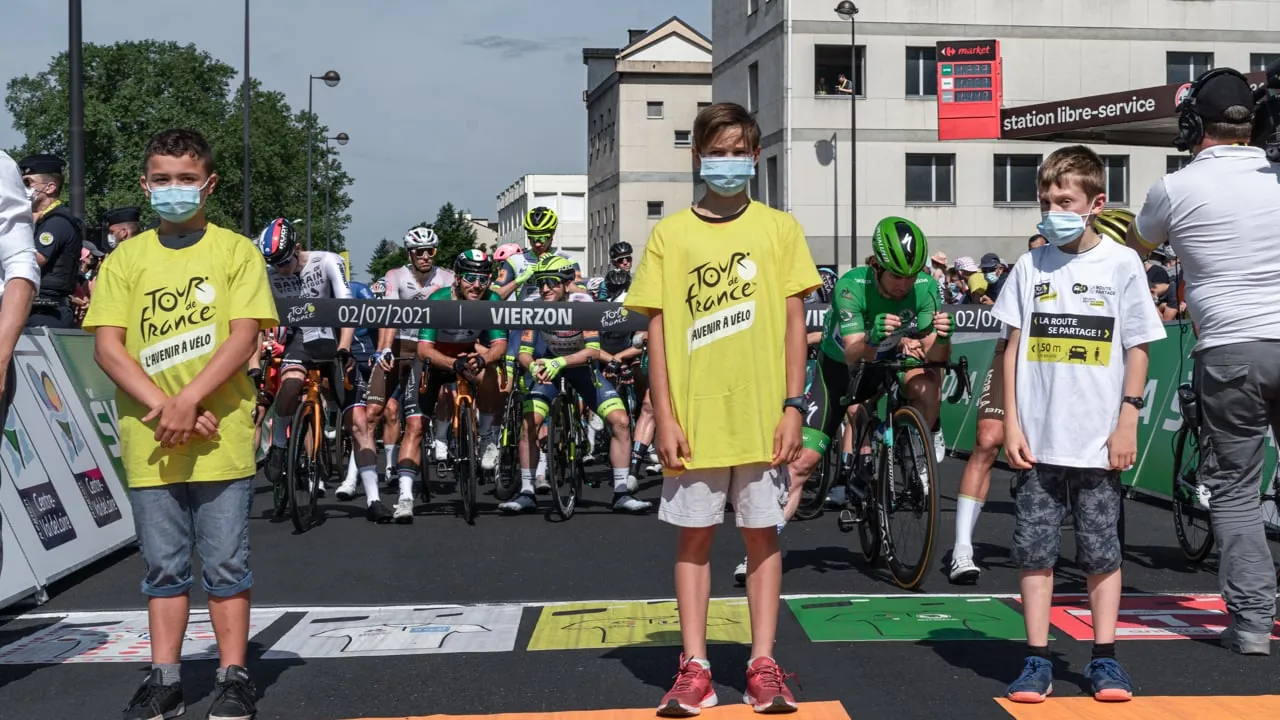 Film du départ du Tour de France à Vierzon